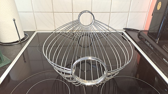IKEA metallinen hedelmäkori
