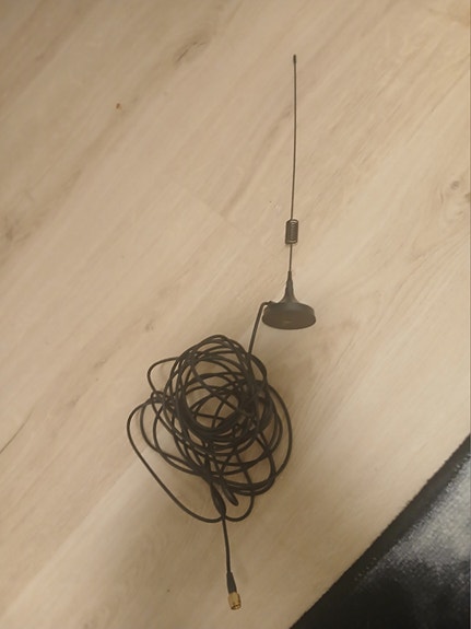 Lisäantenni näytölle tai kameralle