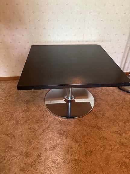 Pöytä, tumma ruskea 70cm x 43cm