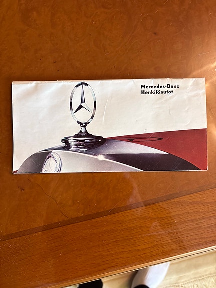 Mercedes-Benz Henkilöautot-esite / 60-70 luvulta