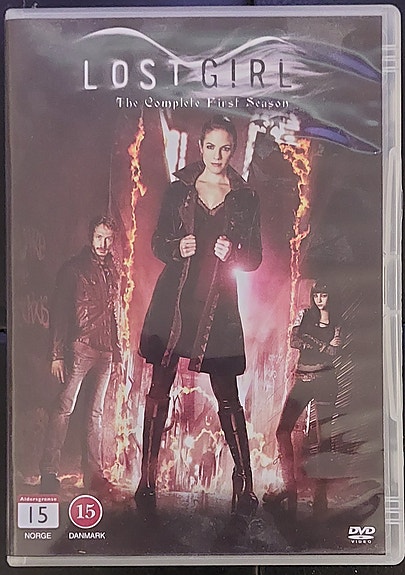 Lost Girl kausi 1 DVD-boksi