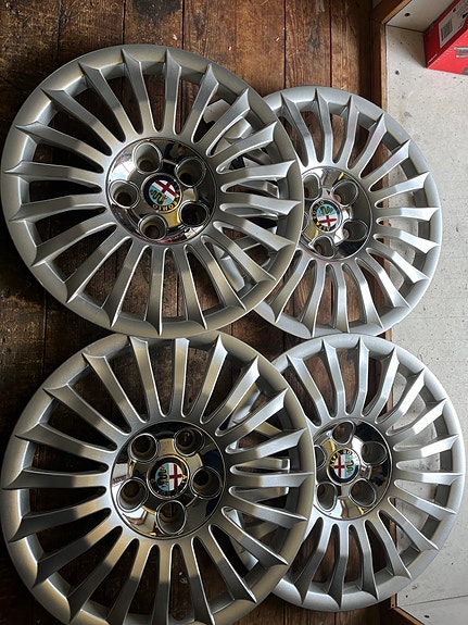 Pölykapselit Alfa Romeo 16” Giulietta