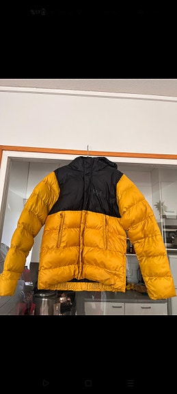 Helly Hansen talvitakki hyvässä kunnossa.