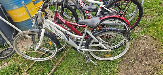 2 lasten polkupyörää