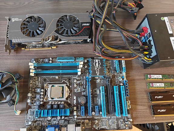 PC komponentteja