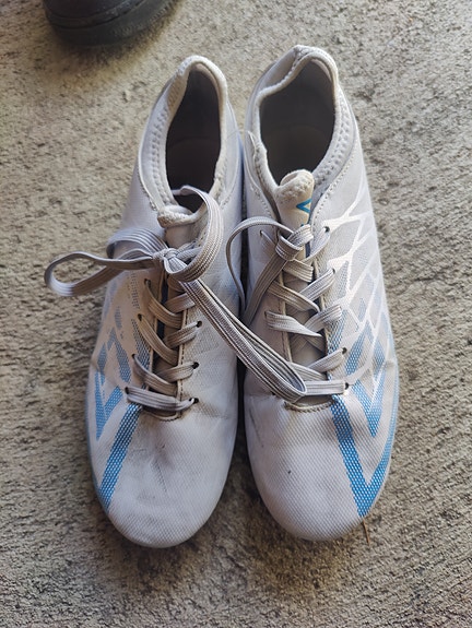 Umbro nappulakengät jalkapalloon