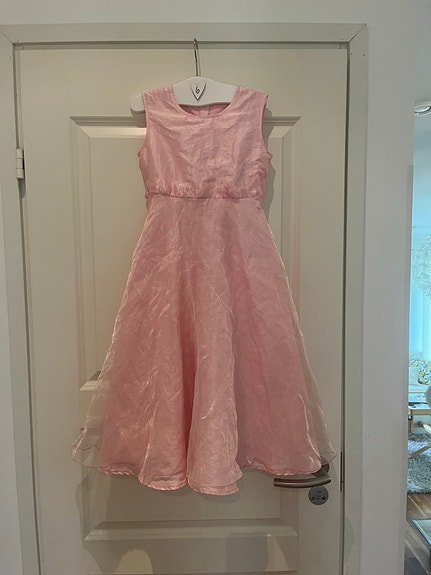 Lindex juhlamekko koko 128 vaaleanpunainen tytöille
