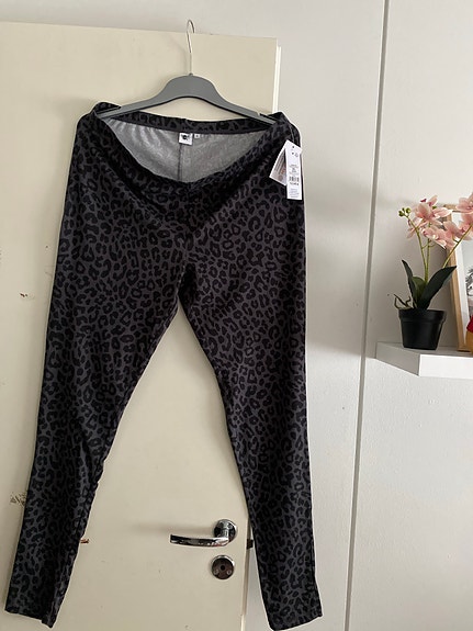 Pola naisten legginssit, uudet