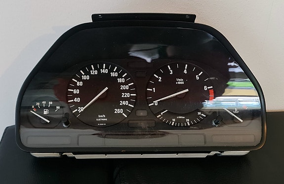 BMW mittaristo / mittaritaulu varaosa 62.11-8 364 749