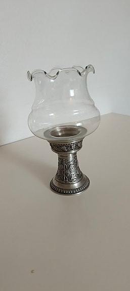 Metallinen kynttilälamppu