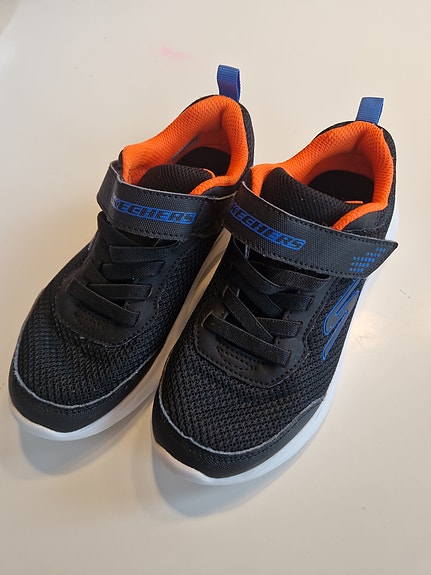 Skechers lenkkarit 32