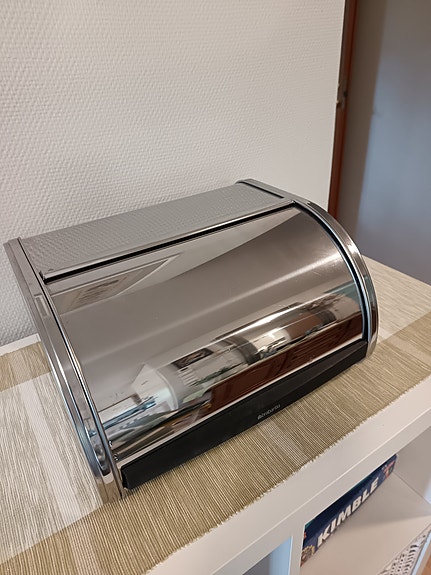 Brabantia teräksinen leipälaatikko