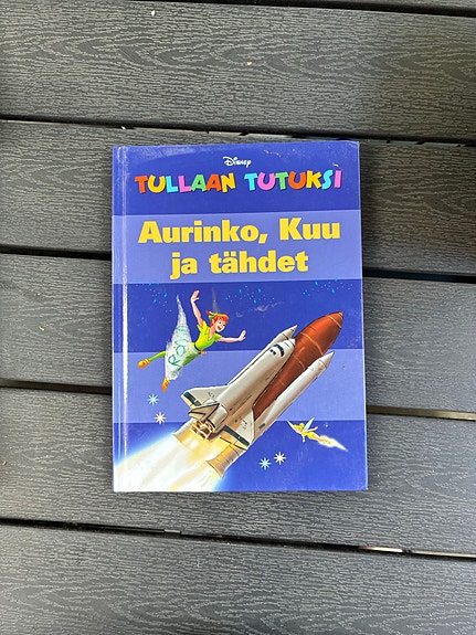 Disney: "Tullaan tutuksi - Aurinko, Kuu ja tähdet" -lastenkirja