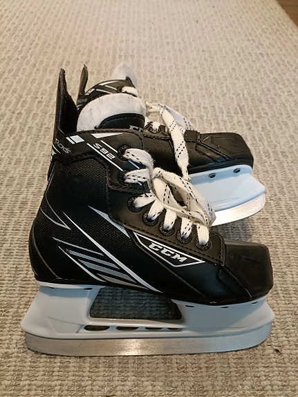 CCM Tacks S92 | lasten hokkarit | luistimet | 30 |