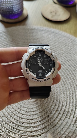 Casio GA-100  Casio GA-100B