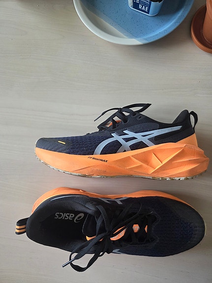 Asics novablast 5 lite-show