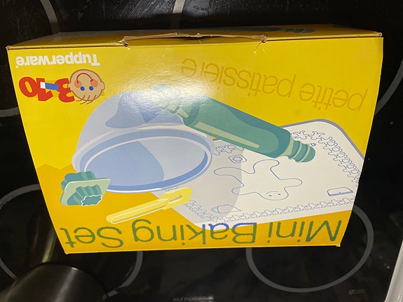Tupperware Mini Baking Set lasten leivontasetti