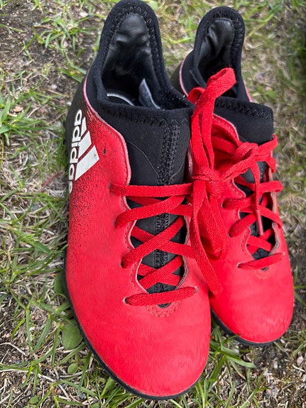 Adidas-treenikengät 30,5