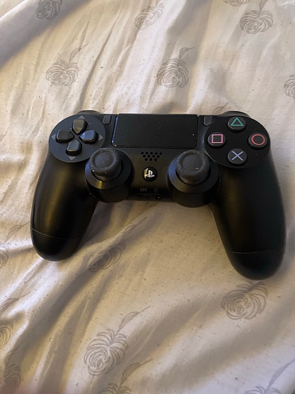 Sony PlayStation 4 DualShock 4 ohjain musta