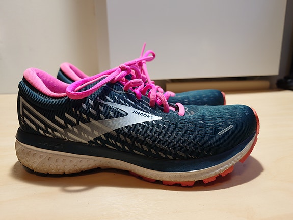 Brooks ghost juoksukengät koko 38