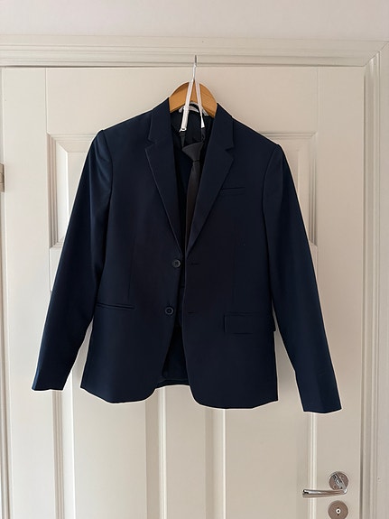 Poikien 158cm puku, H&m kravaatilla ja paitoja