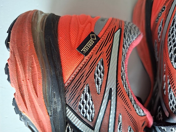 Asics goretex lenkkarit koko 39