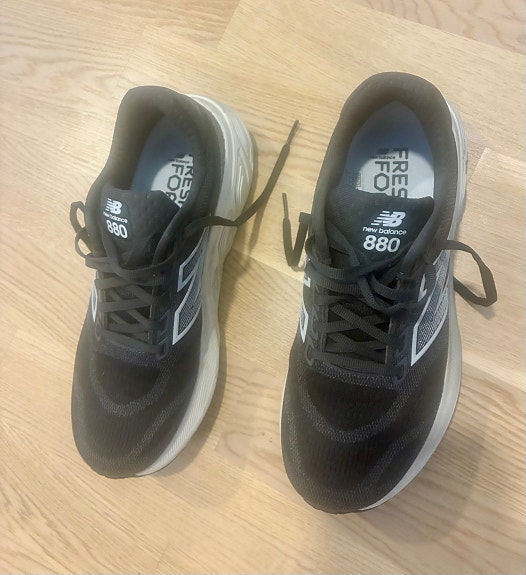New Balance W880H15 lenkkarit, mustat, kerran käytetyt