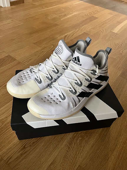Adidas Stabil next gen sisäpelikengät