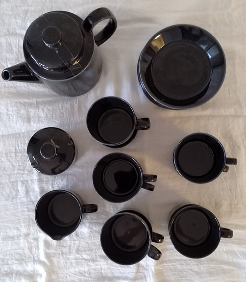 Teemaa myytävänä