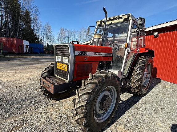 Massey-Ferguson 365