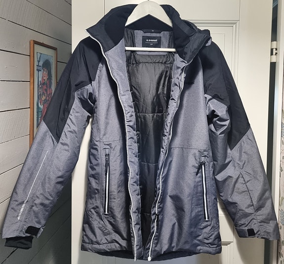 Everest poikien 164 toppatakki