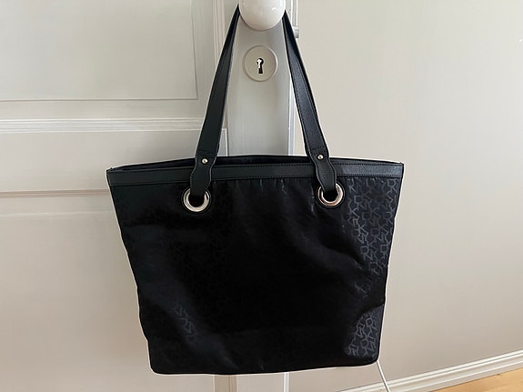 Donna Karan shopperi