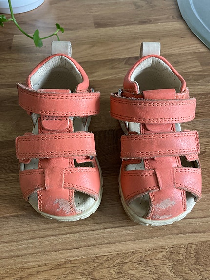 Oranssit ECCO, sandaalit koko 19 koralli unisex
