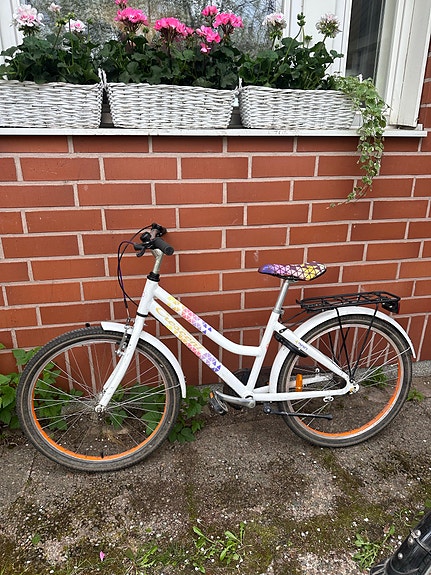 Crescent tyttöjen polkupyörä 24" valkoinen