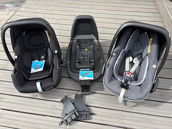Myydään Maxi-cosin kaukalot sekä FamilyFix telakka ja adapterit