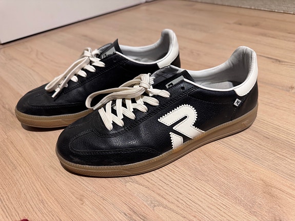 Nahkatennarit Rieker koko 42
