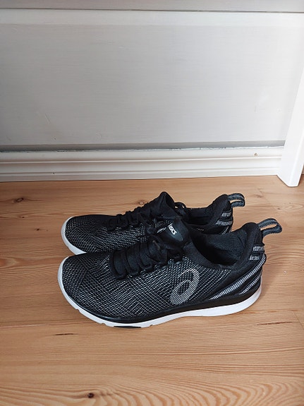 Sisäpelikengät asics koko 37