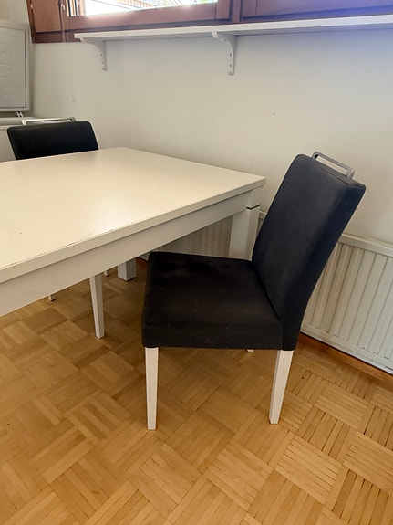 2kpl ruokapöydän tuoleja, t.harmaa kangas, pehmustettu selkänoj ja istuin