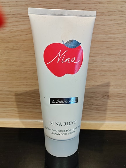 Nina Ricci Nina body lotion