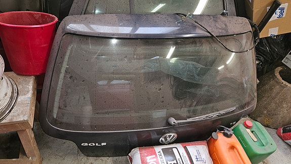 Golf IV takaluukku