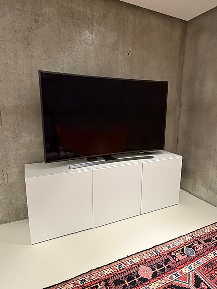 Ikea Bestå tv-taso, valkoinen. 180x42x64cm. + päällyslevy, lasi 180x40.