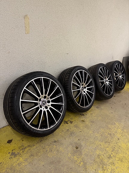 Alkuperäiset C43 AMG 19’’ alumiinivanteet renkailla 5x112