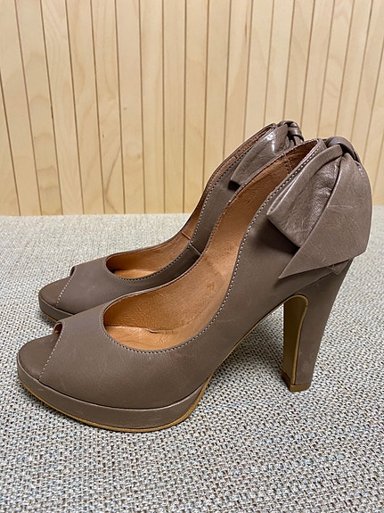 Bianco avokärkiset korkokengät - taupe, koko 35