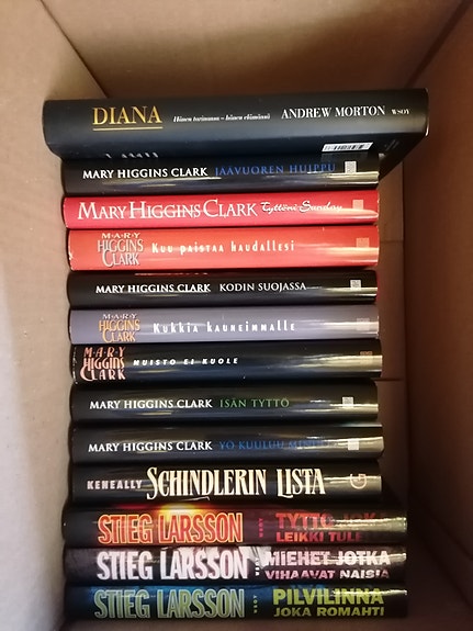 Dekkaripaketti Mary Higgins Clark, Schindlerin lista ja Stieg Larsson