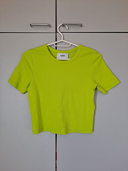 Neon vihreä crop t-paita