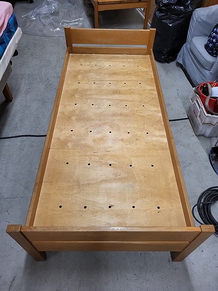 Sänky mäntyä 90cm