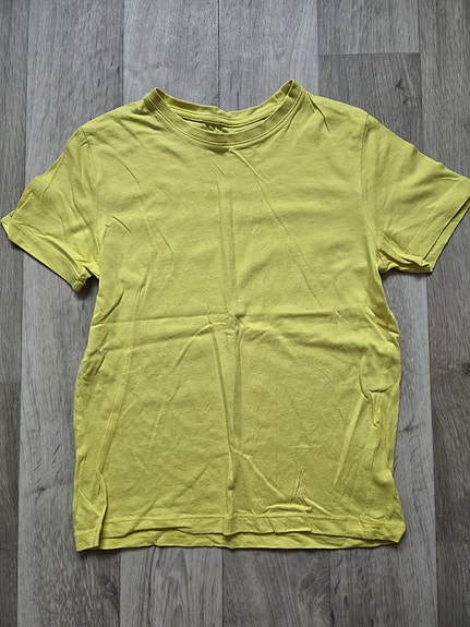 Keltainen t-paita 128/134
