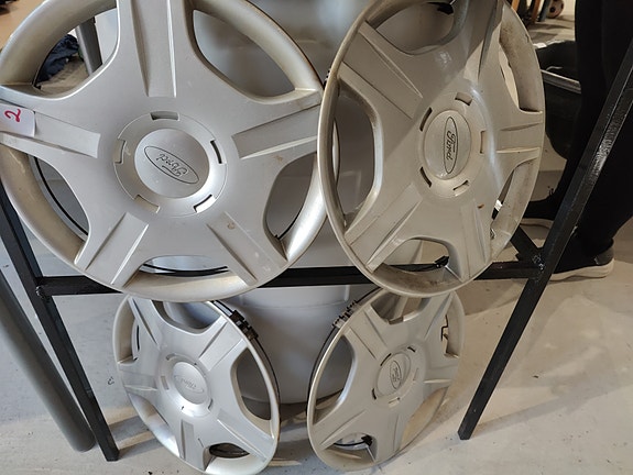 Ford pölykapselit 4 kpl 15"