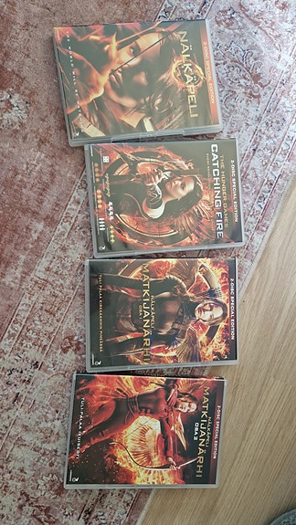 Nälkäpeli -elokuvat DVD-pakettina