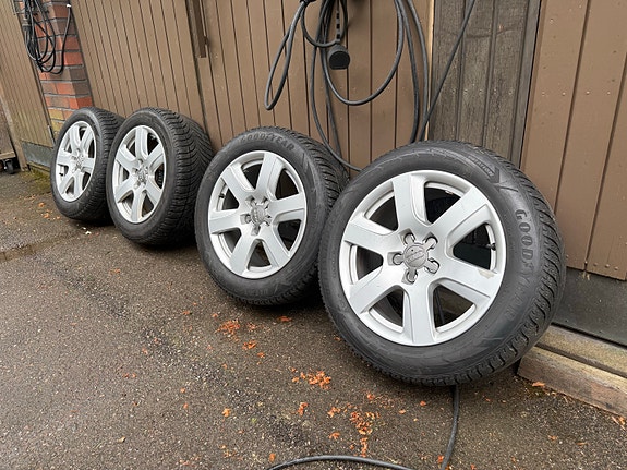 Audi 17” alumiinivanteet kitkarenkailla
